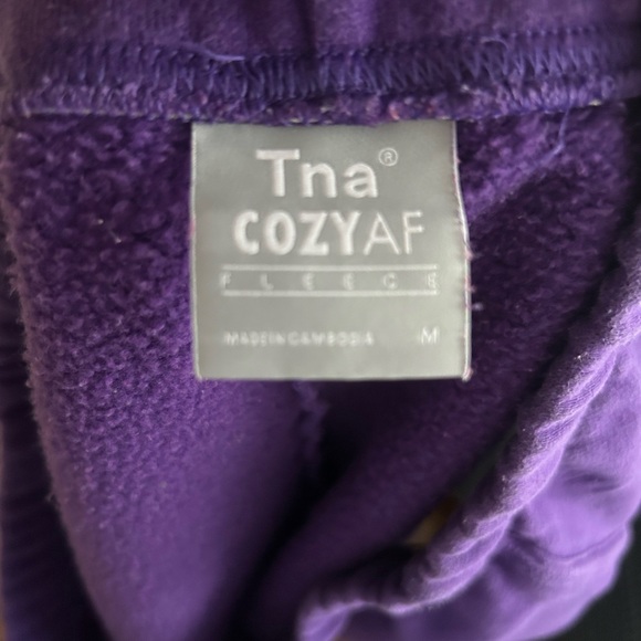 TNA sweatshorts - Picture 3 of 3